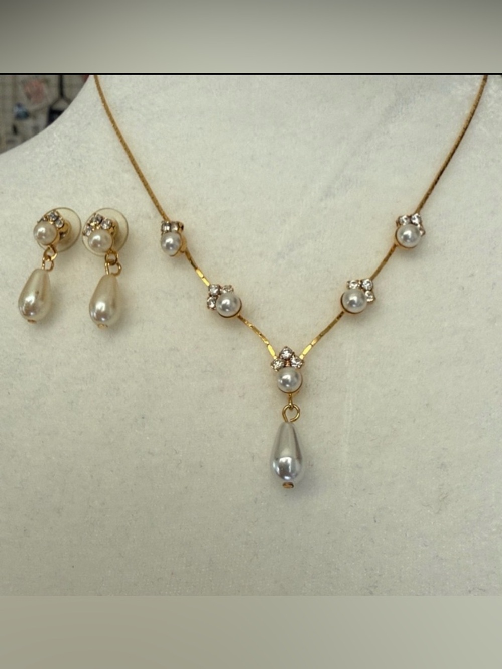 Pearl & Rhinestone Gold Tone Wedding Prom Costume Jewelry Set necklace earrings